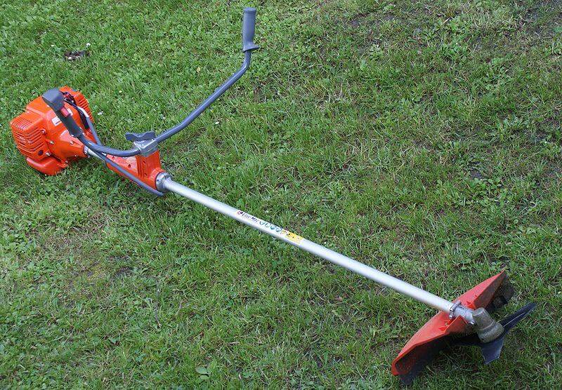 How to Clean a Weed Eater  